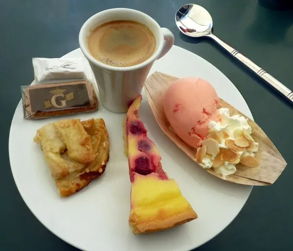 pozhelaniya devushke na rasstoyanii