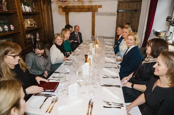 5765-pozdravleniya-parnyu-dushevnye-do-slez.html